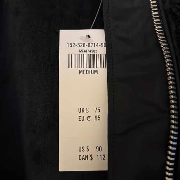 Abercrombie Women’s Sherpa Bomber - NWT (sold out online) - Picture 7 of 8